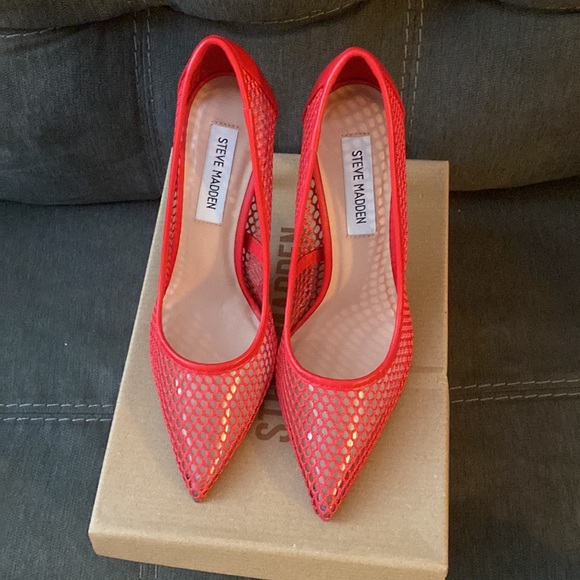 Red fishnet pumps BRAND NEW. NEVER BEEN WORN. - Picture 8 of 11